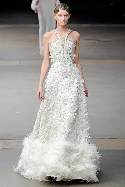 Look 28